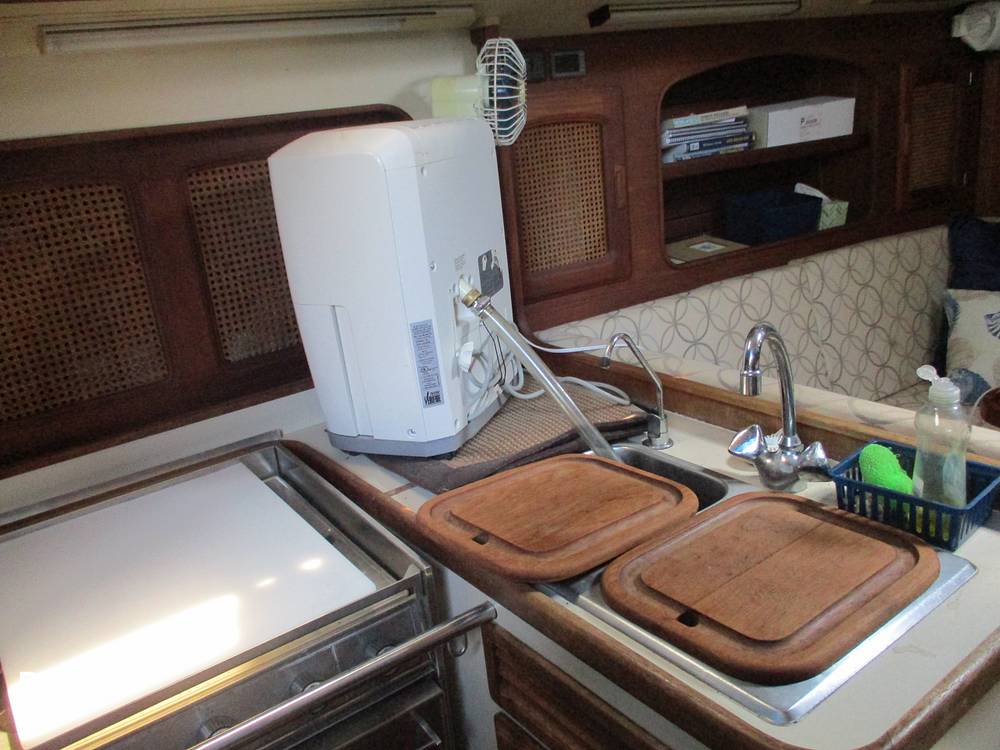 Slide: The Image of Islander 40 1984 - 14564589