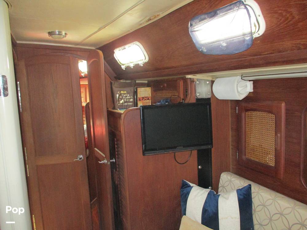 Slide: The Image of Islander 40 1984 - 14564599