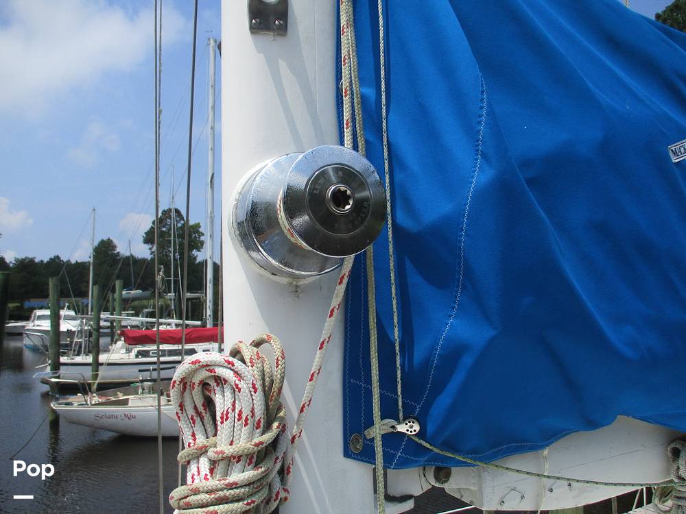 Slide: The Image of Islander 40 1984 - 14564629