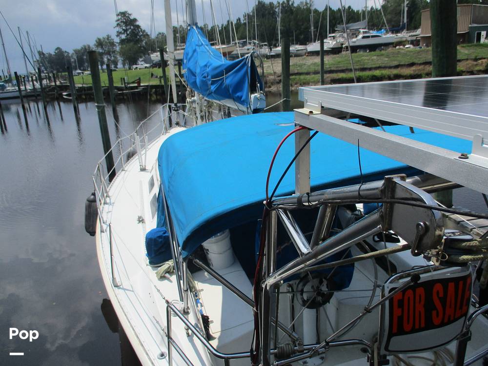 Slide: The Image of Islander 40 1984 - 14564636