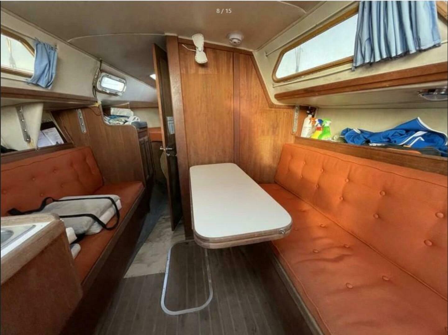 Slide: The Image of Islander Islander 28 1991 - 4694672