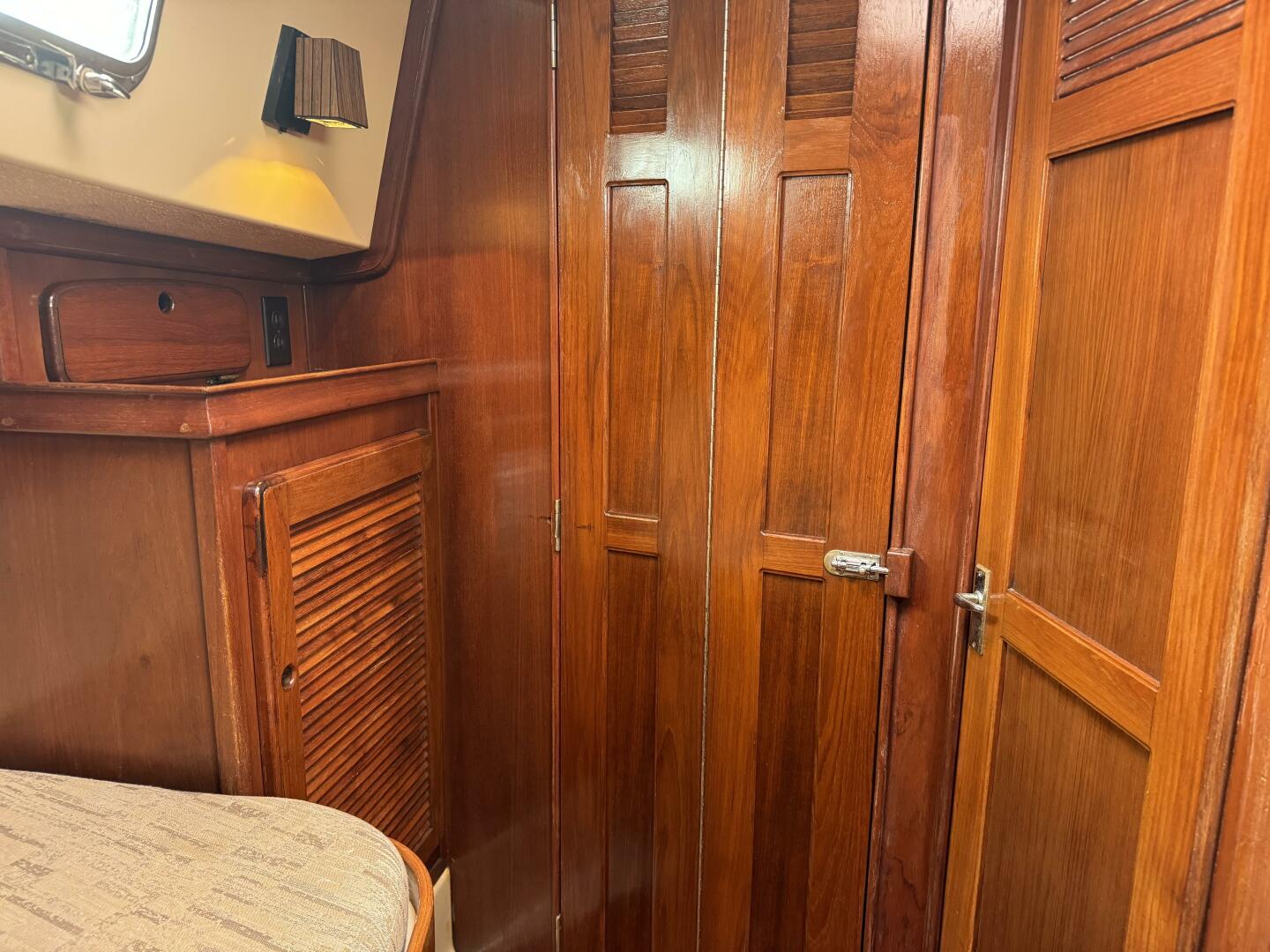 Slide: The Image of Island Packet 32 1991 - 5050620