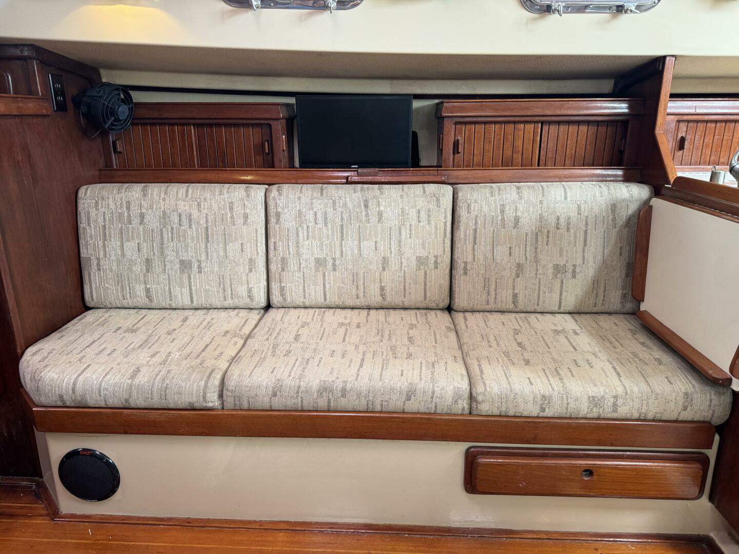 Slide: The Image of Island Packet 32 1991 - 5050639