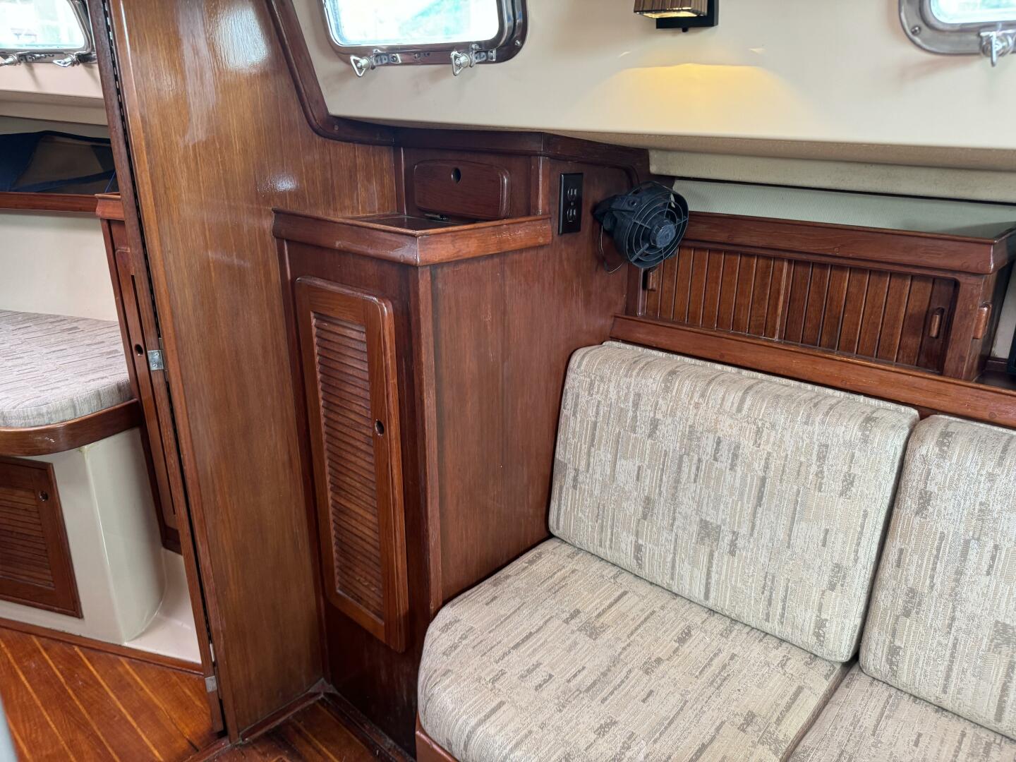 Slide: The Image of Island Packet 32 1991 - 5050641