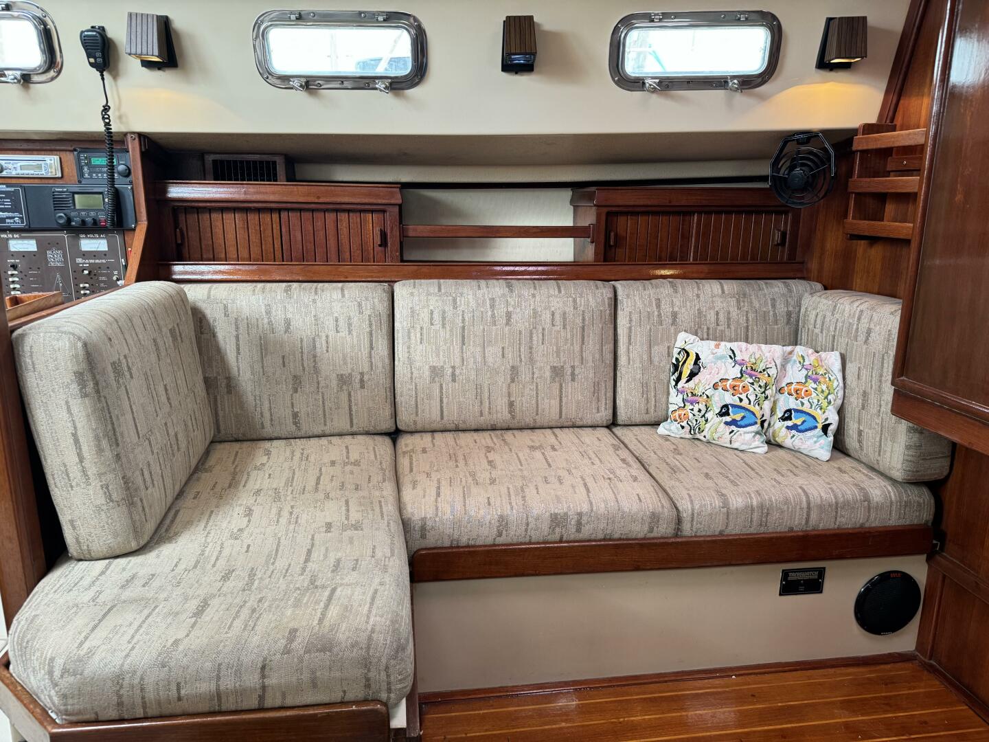 Slide: The Image of Island Packet 32 1991 - 5050643