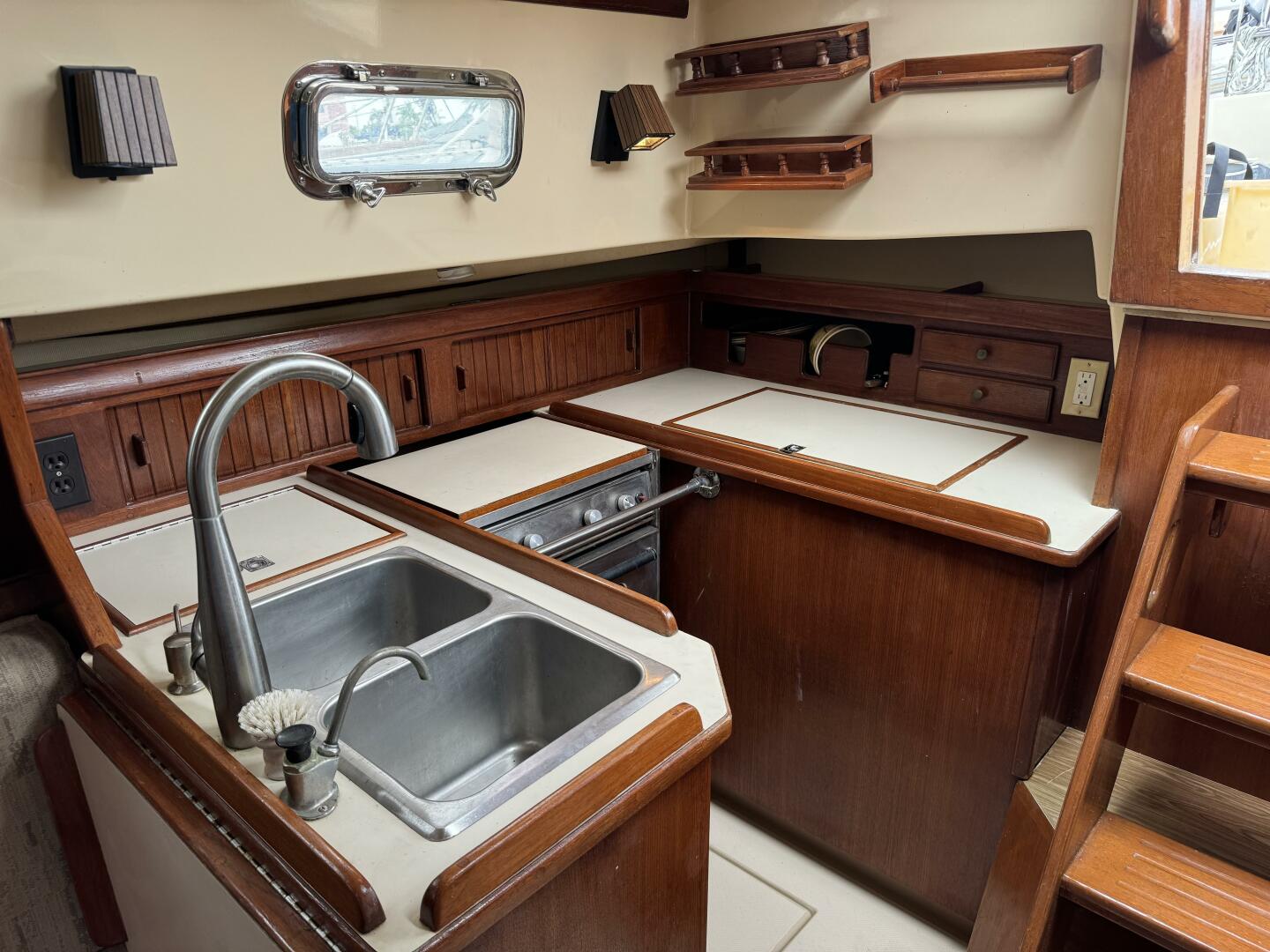 Slide: The Image of Island Packet 32 1991 - 5050652