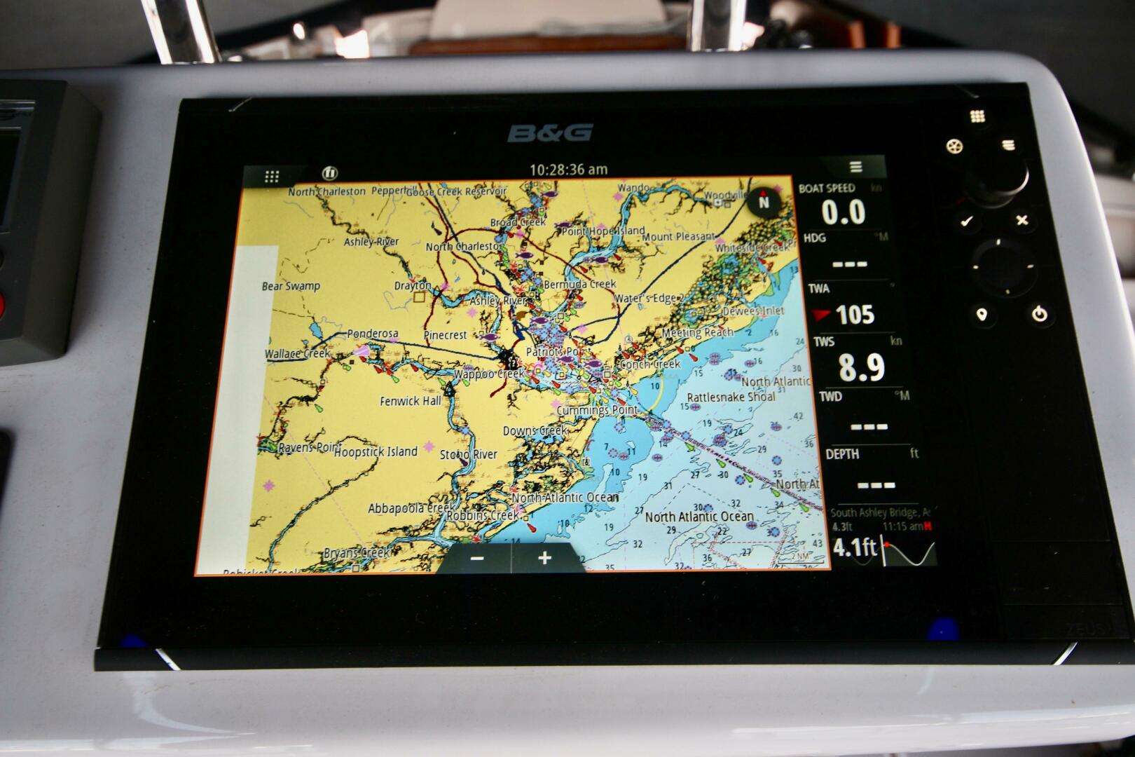 Slide: The Image of Island Packet 370 2004 - 4538256