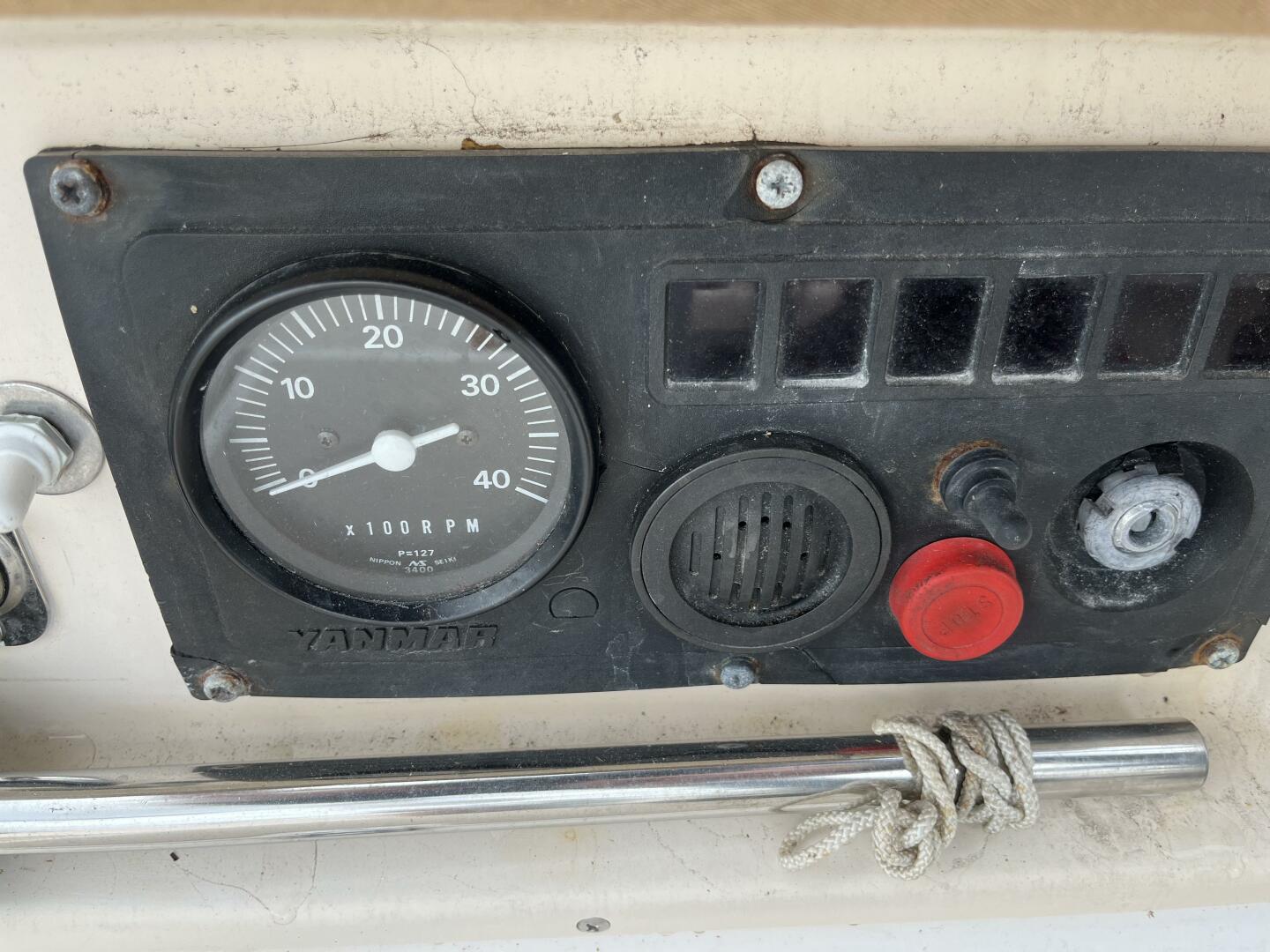 Slide: The Image of Island Packet 38 1986 - 4400419