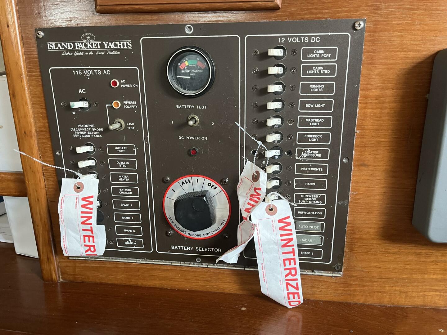 Slide: The Image of Island Packet 38 1986 - 4400441