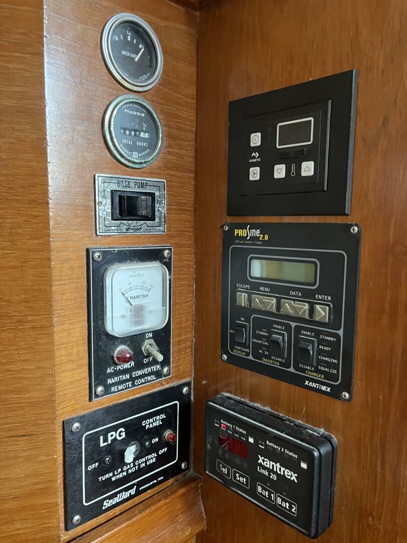 Slide: The Image of Island Packet 38 1986 - 4400443