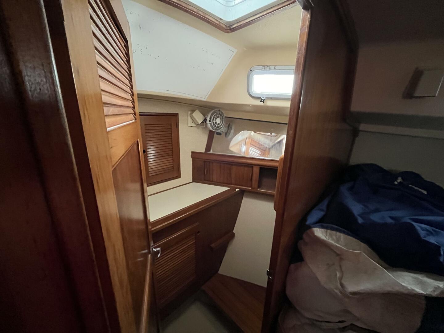 Slide: The Image of Island Packet 38 1986 - 4400458