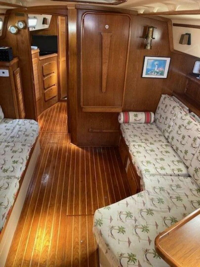 Slide: The Image of Island Packet 38 1987 - 4498361