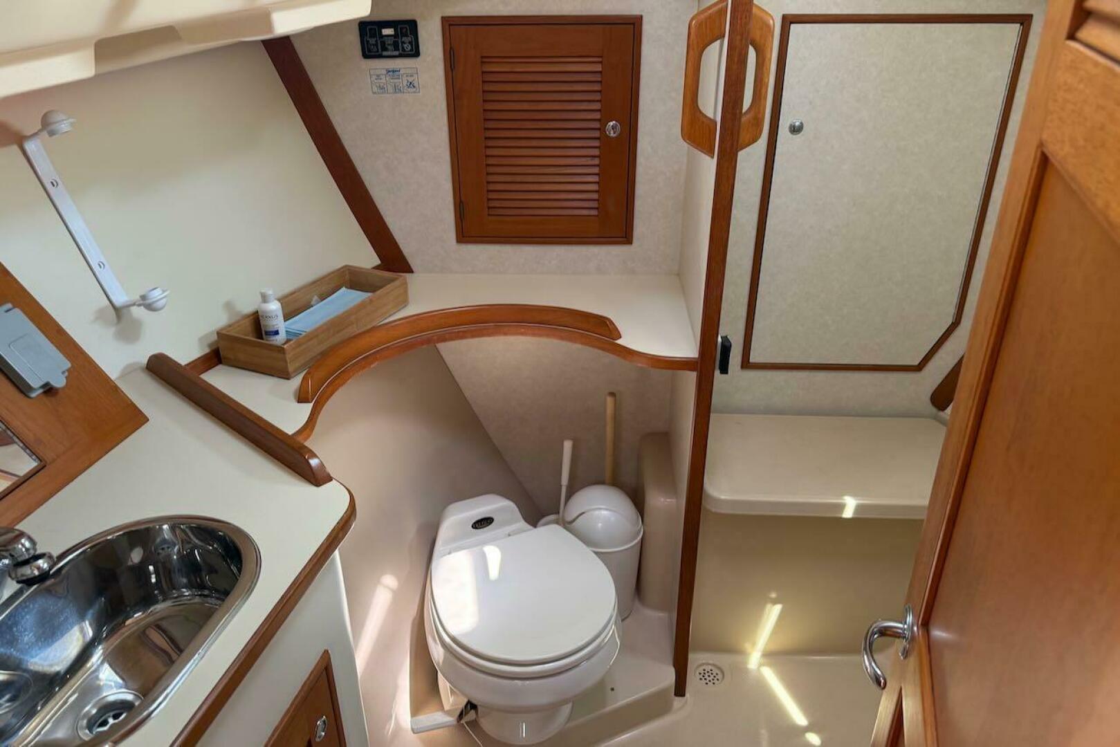 Slide: The Image of Island Packet 420 2002 - 5454993