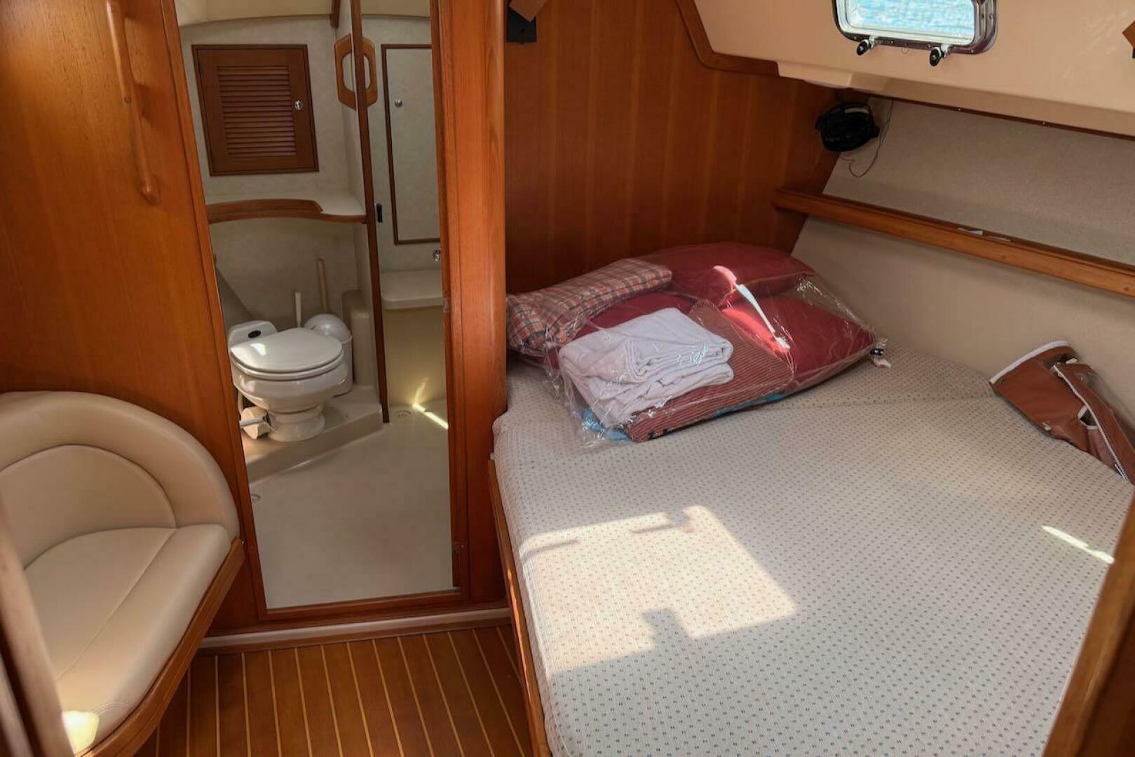 Slide: The Image of Island Packet 420 2002 - 5454994