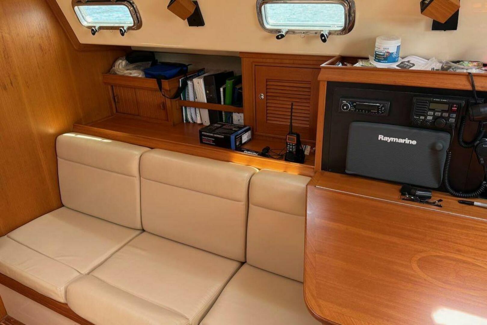 Slide: The Image of Island Packet 420 2002 - 5454995