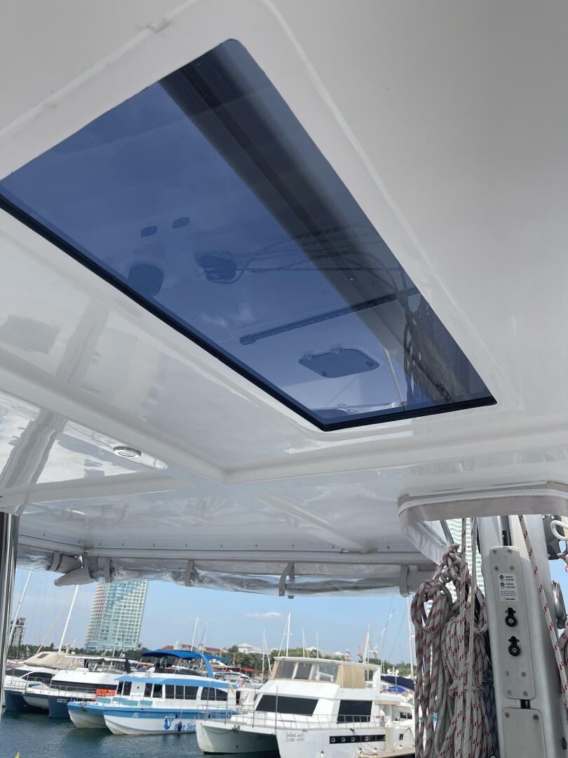 Slide: The Image of Flybridge roof Flybridge roof - 4959693