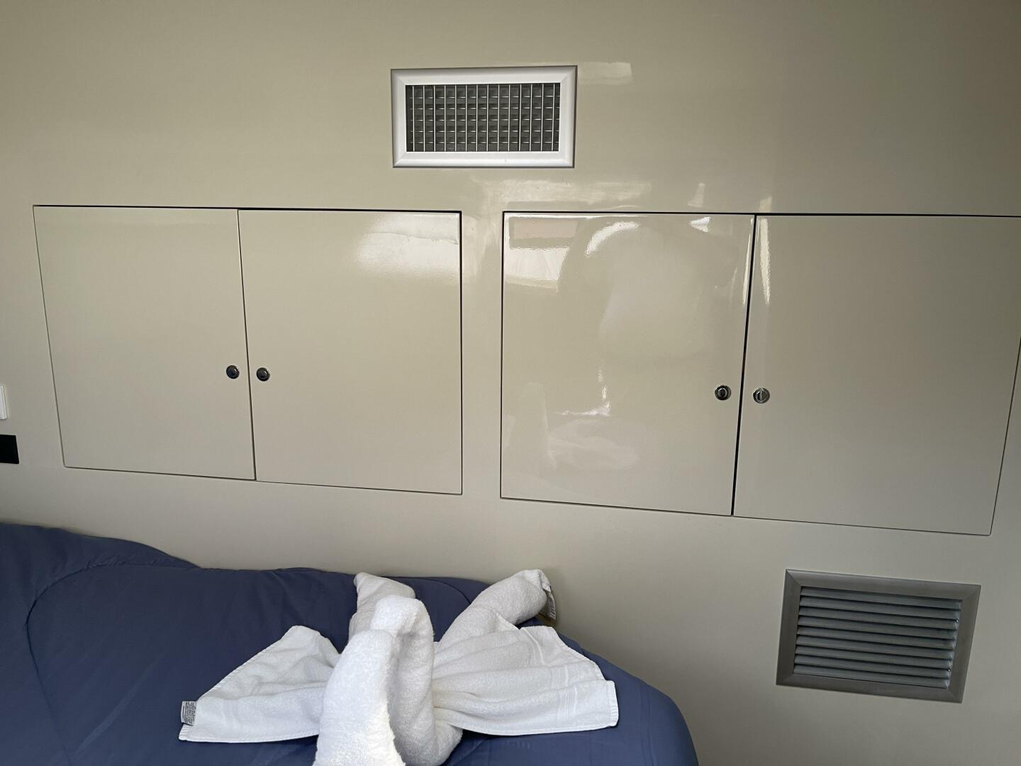 Slide: The Image of Cabin Cabin - 4960220