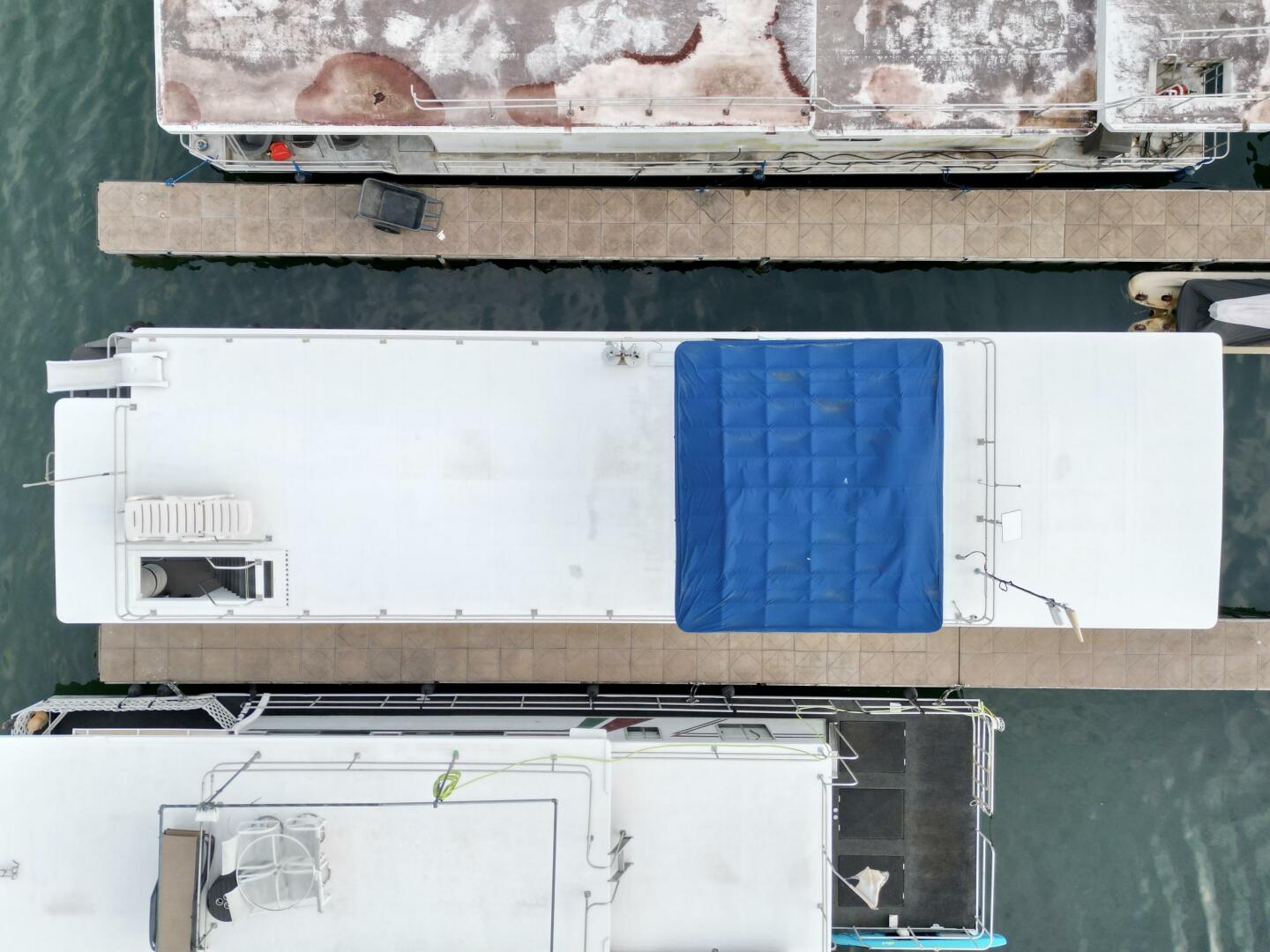 Slide: The Image of Jamestowner 16 x 65 Houseboat with Catwalks 1993 - 5374402