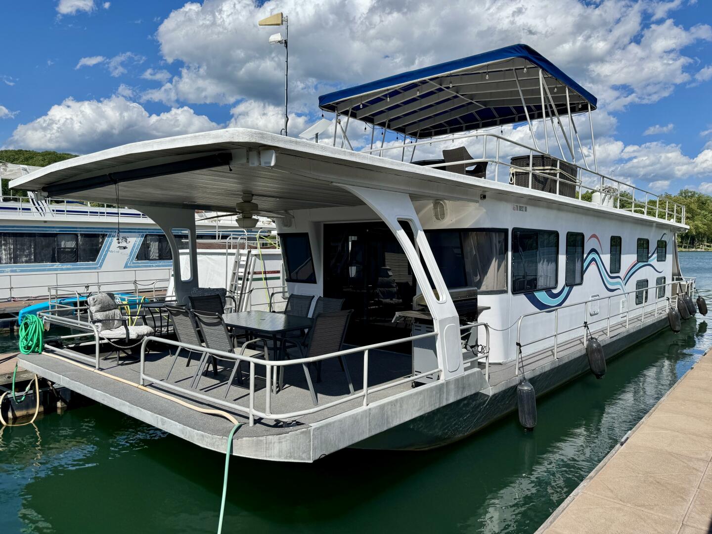 Slide: The Image of Jamestowner 16 x 65 Houseboat with Catwalks 1993 - 5374406