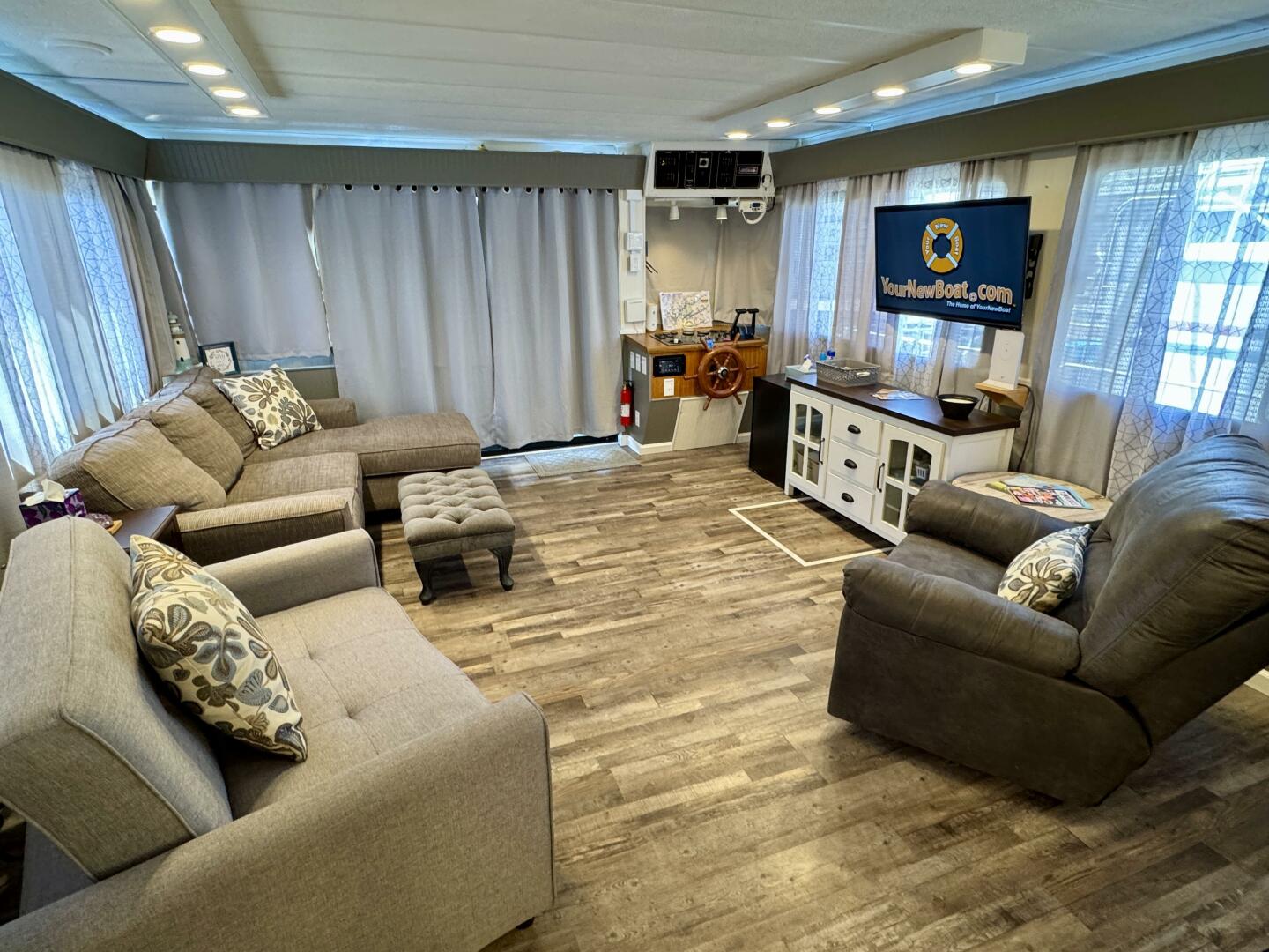 Slide: The Image of Jamestowner 16 x 65 Houseboat with Catwalks 1993 - 5374204