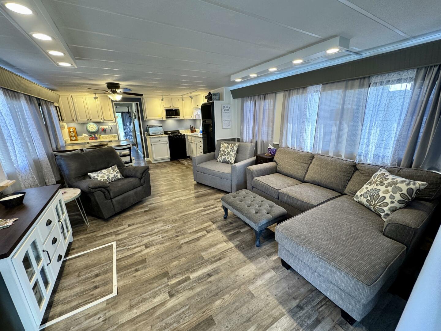 Slide: The Image of Jamestowner 16 x 65 Houseboat with Catwalks 1993 - 5374210
