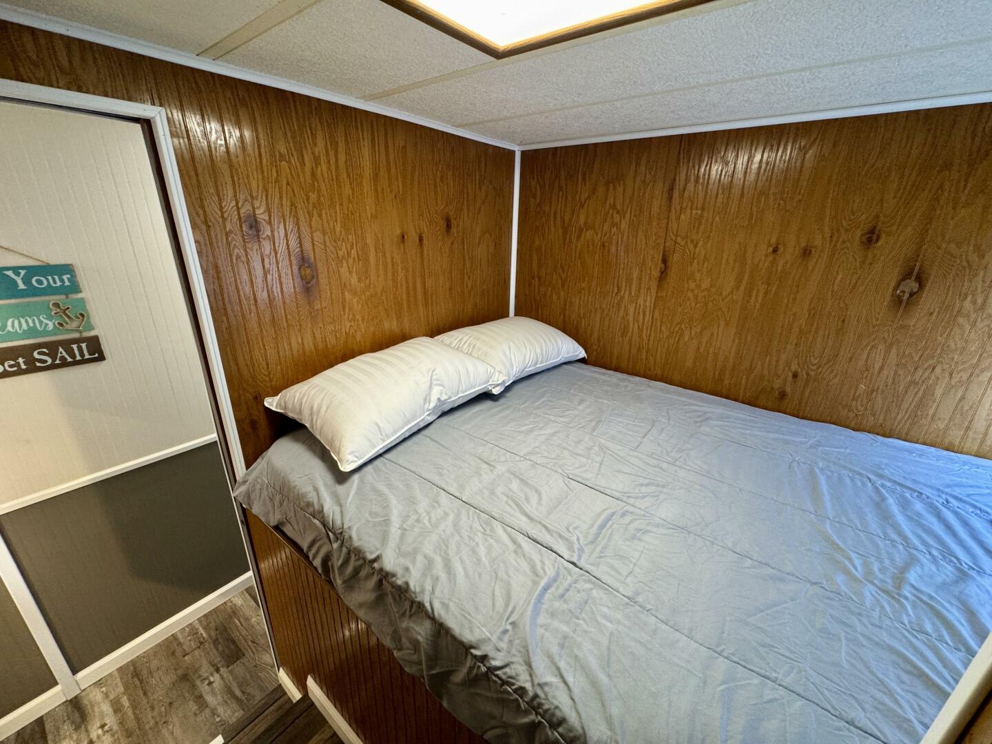 Slide: The Image of Jamestowner 16 x 65 Houseboat with Catwalks 1993 - 5374222