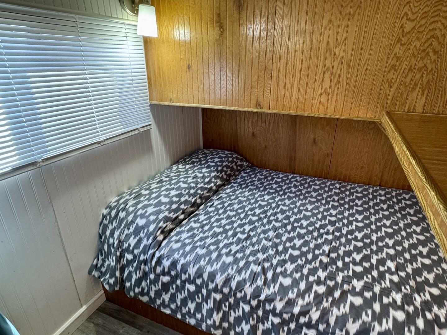 Slide: The Image of Jamestowner 16 x 65 Houseboat with Catwalks 1993 - 5374236