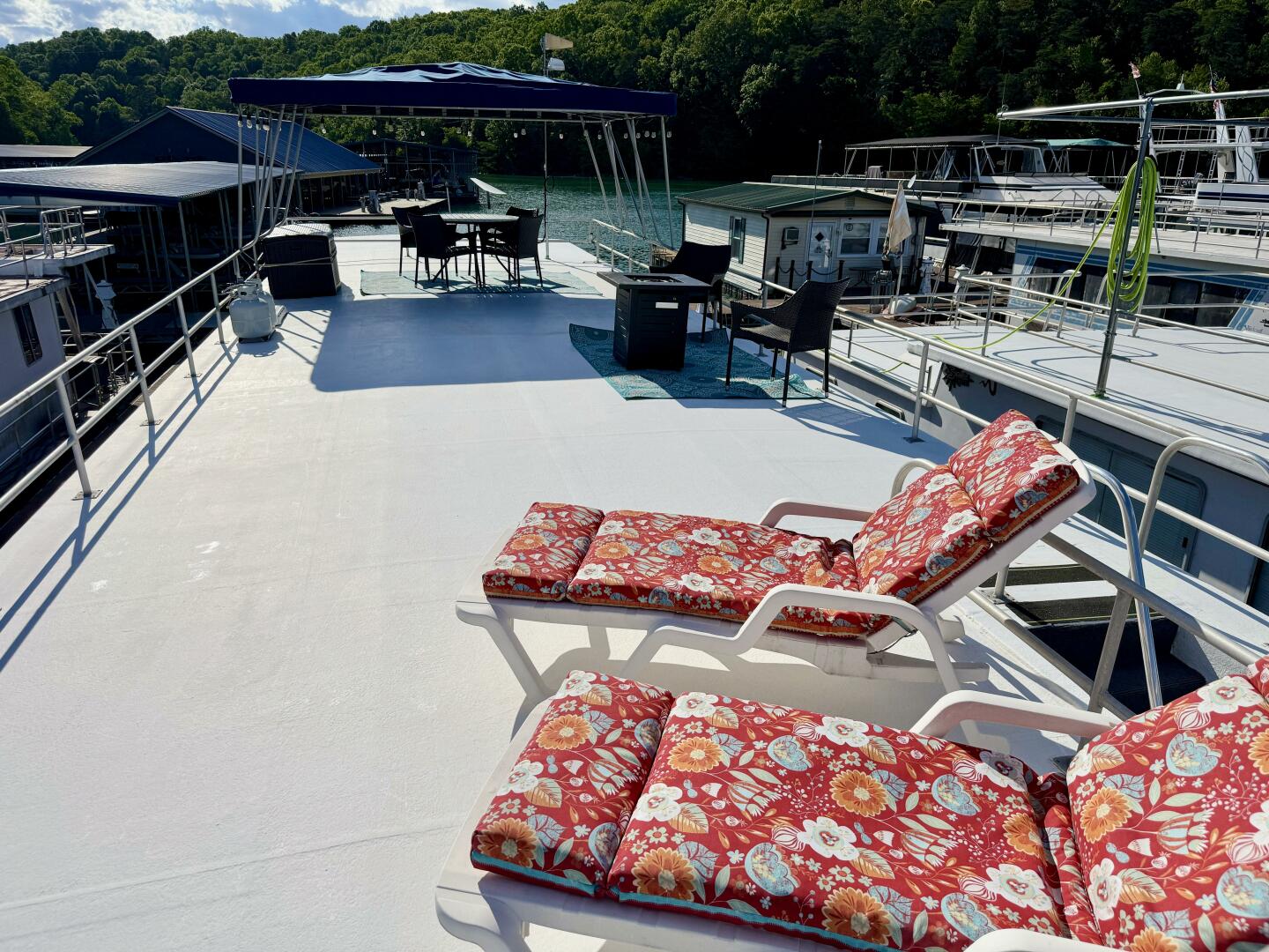 Slide: The Image of Jamestowner 16 x 65 Houseboat with Catwalks 1993 - 5374330