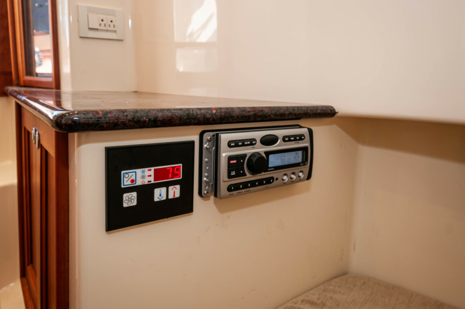 Slide: The Image of 2009 34 Jarrett Bay Walkaround-Salon - 4368375