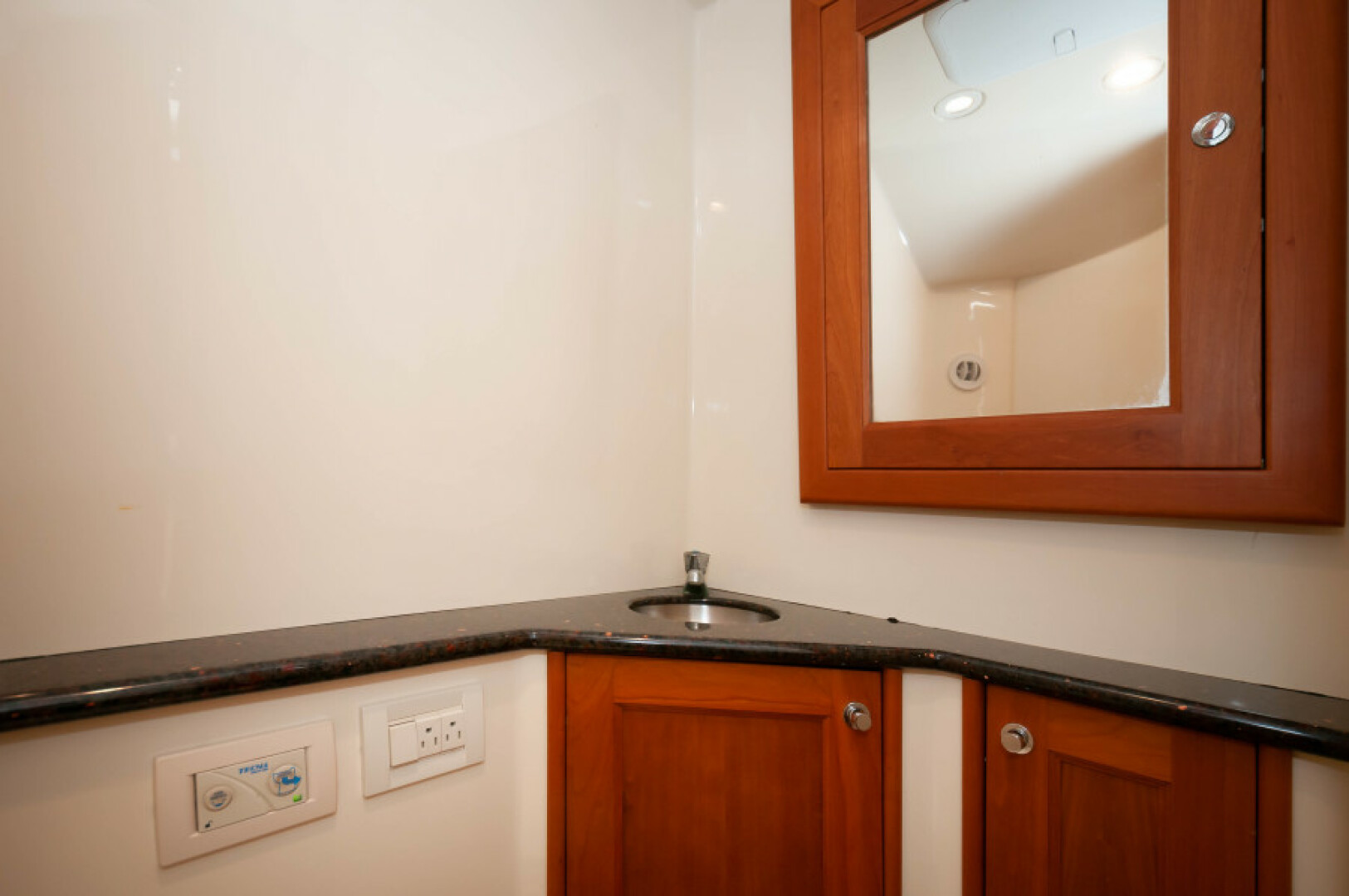 Slide: The Image of 2009 34 Jarrett Bay Walkaround- Head - 4368381