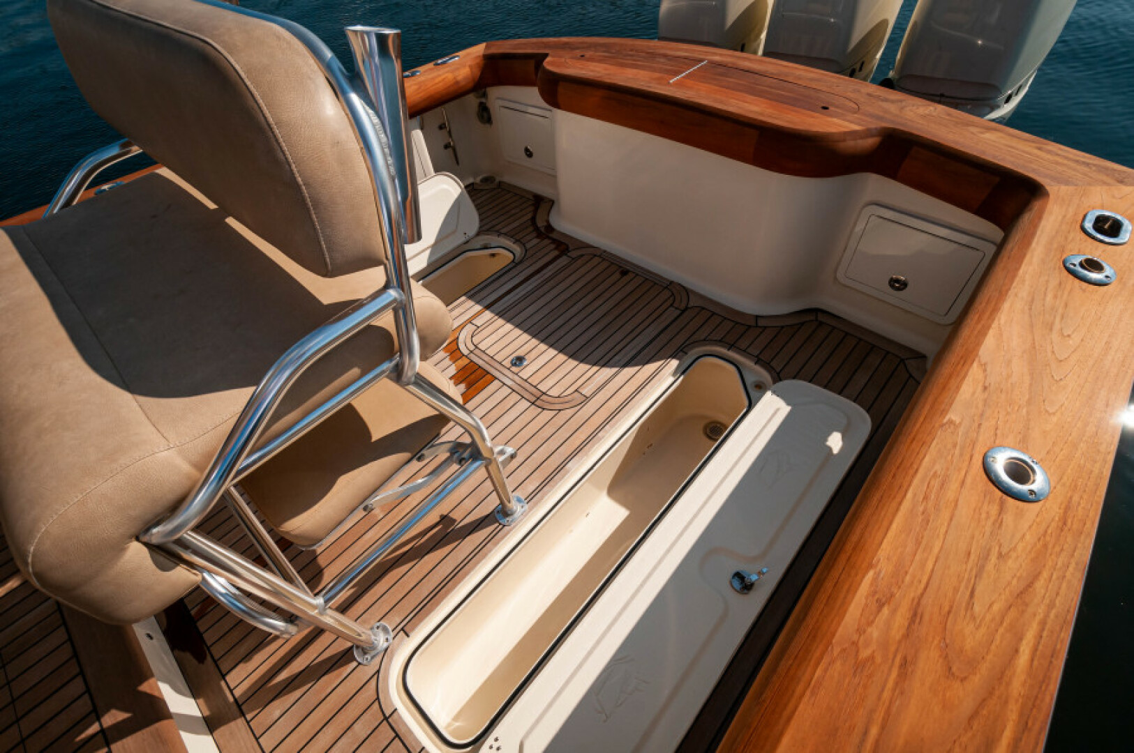 Slide: The Image of 2009 34 Jarrett Bay Walkaround- Cockpit - 4368390