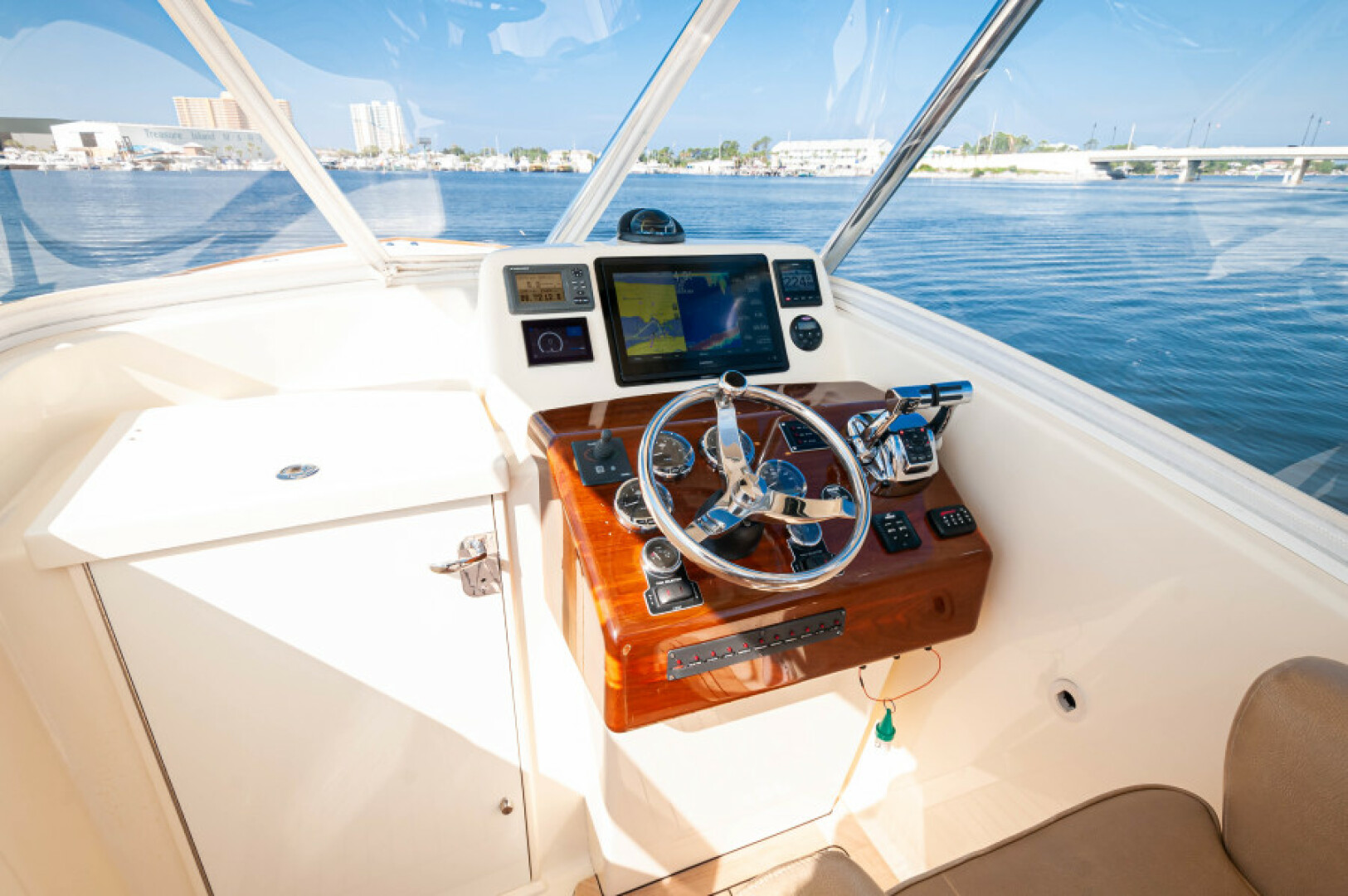 Slide: The Image of 2009 34 Jarrett Bay Walkaround- Helm  - 4368392