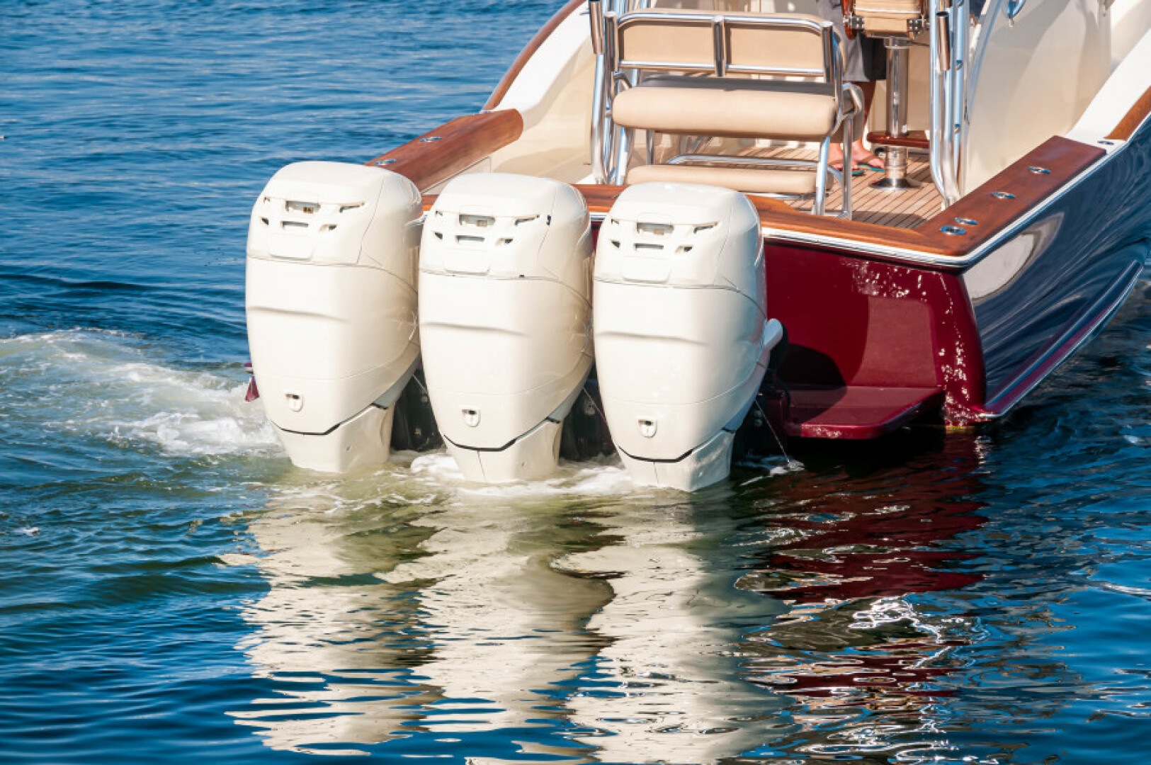 Slide: The Image of 2009 34 Jarret Bay Walkaround- Transom - 4368400