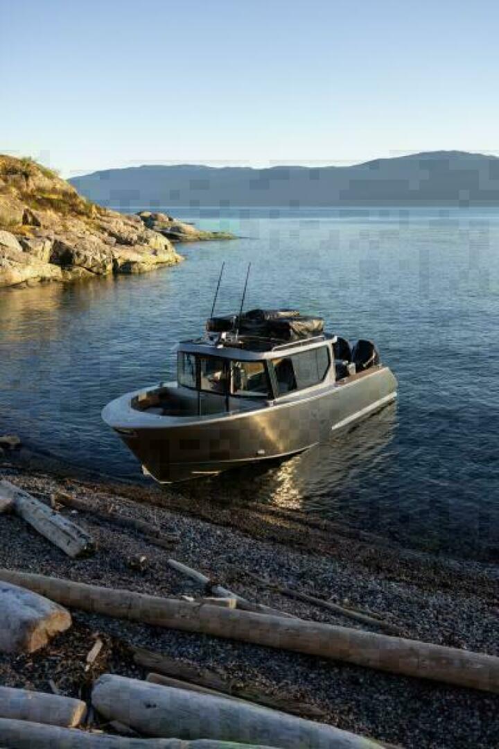 Slide: The Image of Beachable Aluminum Hull The Jasper Marine Defender 22 is made to be beach in multiple surfaces. - 5304138