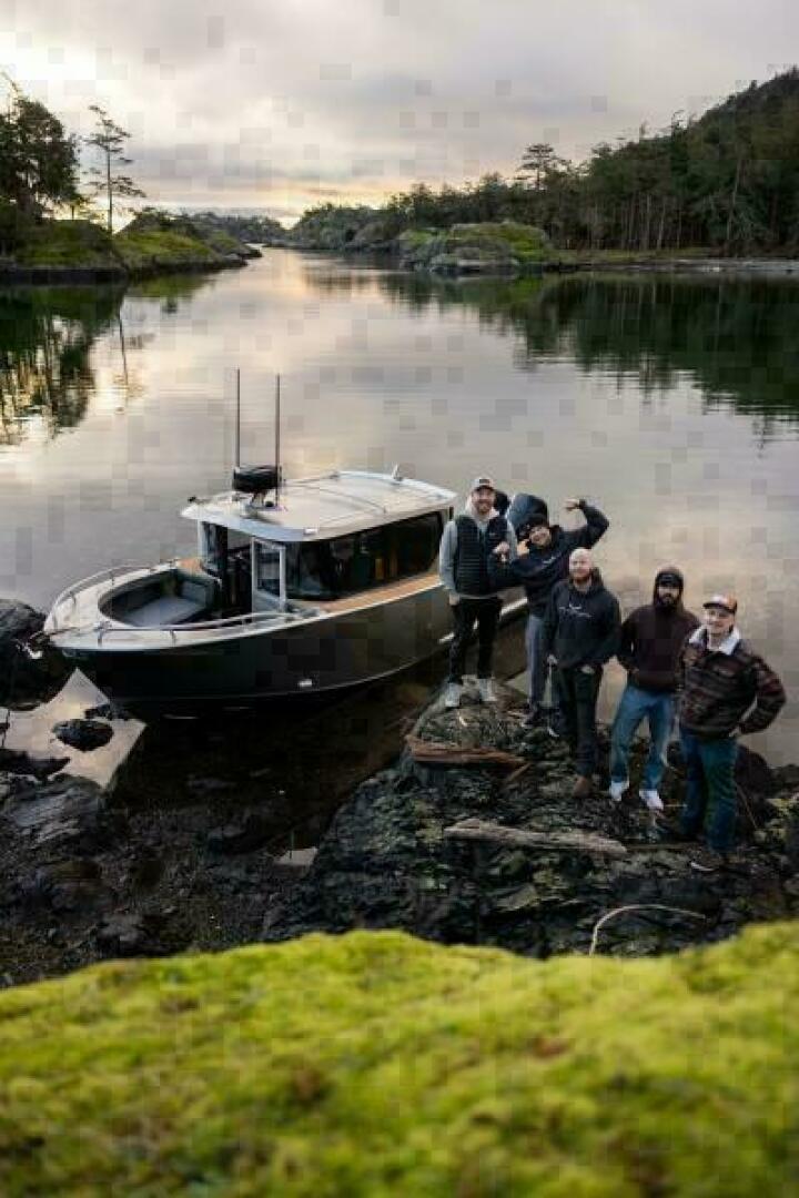 Slide: The Image of Jasper Marine Team! - 5304178