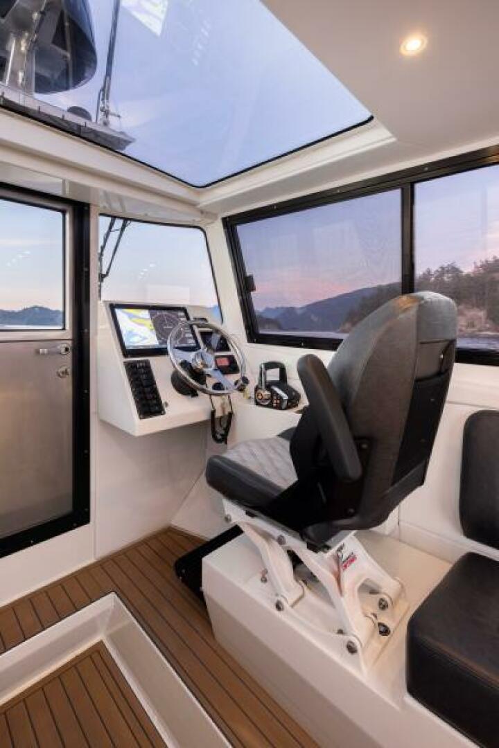 Slide: The Image of Jasper Marine Defender 22 - Storm Bow 2026 - 5262373