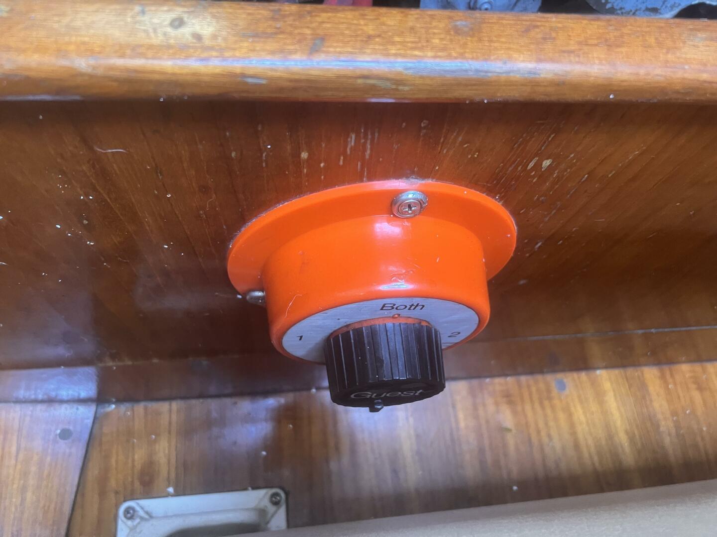 Slide: The Image of Battery Selector Switch - 5357852