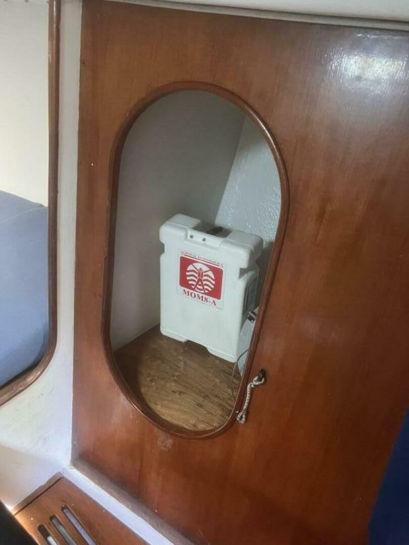 Slide: The Image of Wet Locker - 5357896