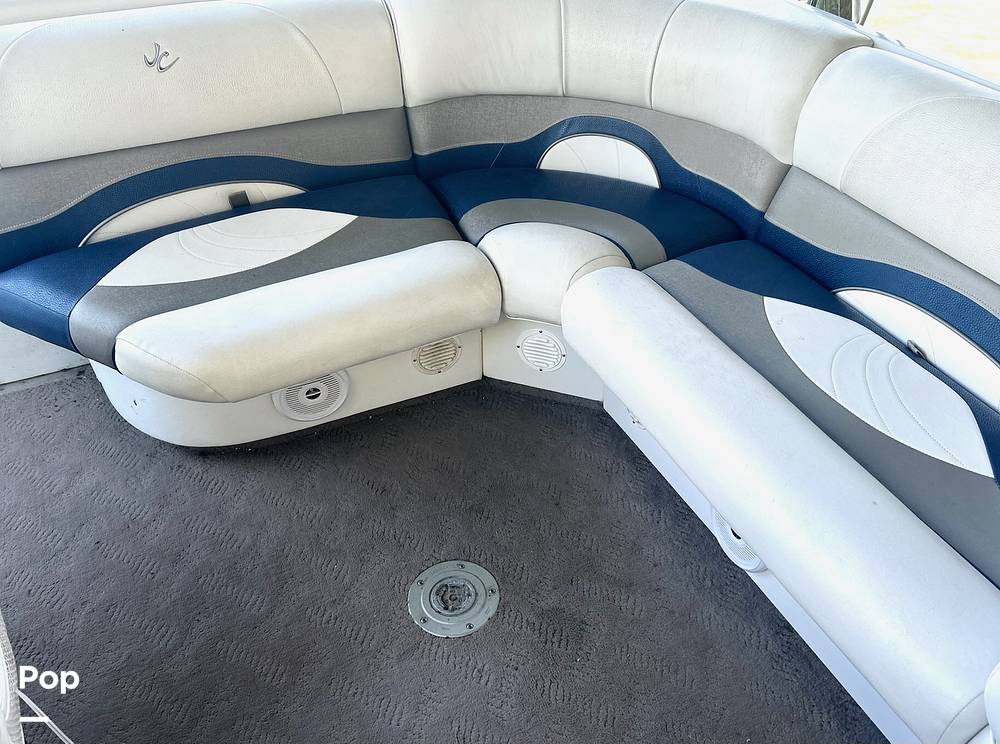 Slide: The Image of Passenger Seating/speakers/compartment Storage - 15356448