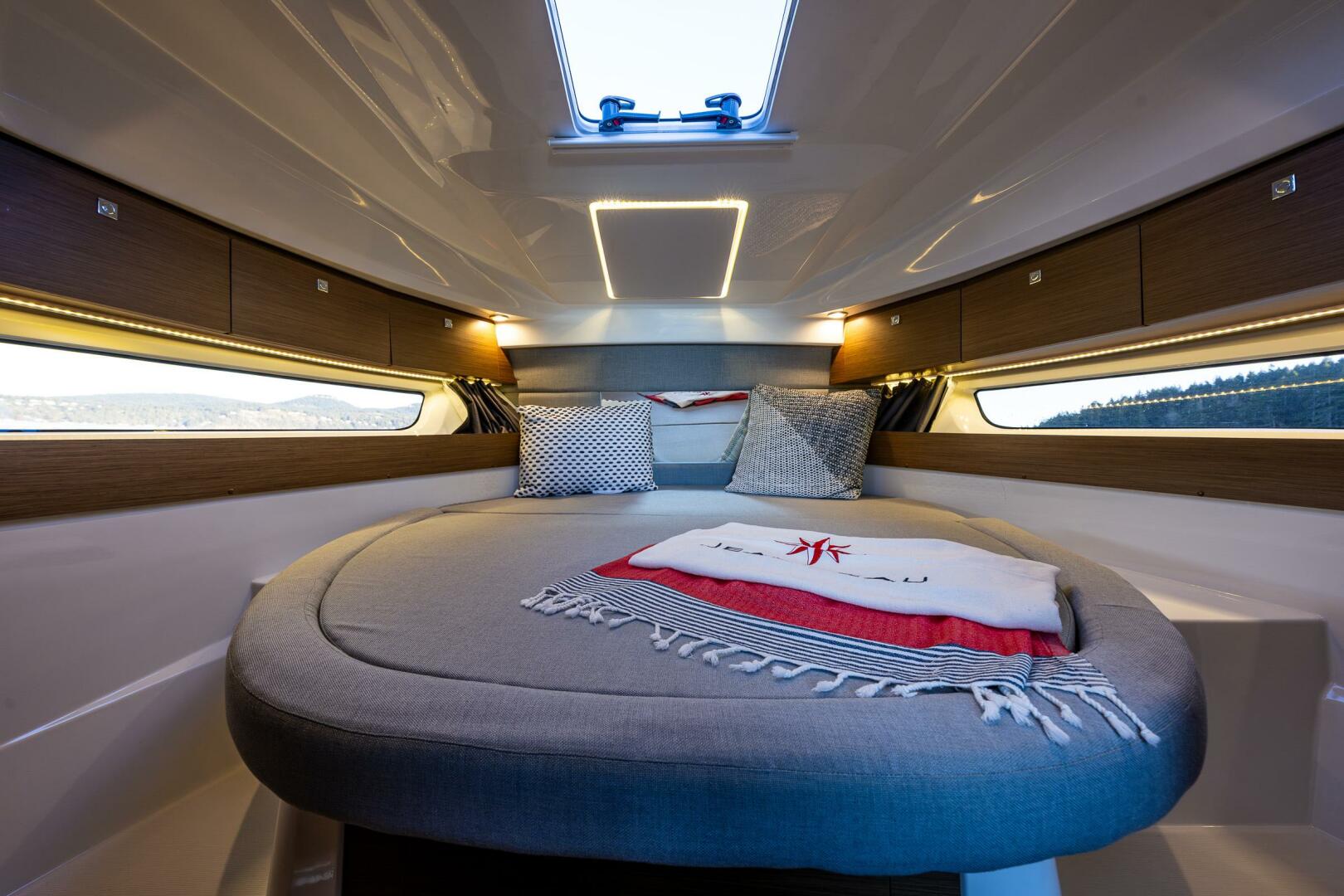 Slide: The Image of Jeanneau 29 2020 - 5231190