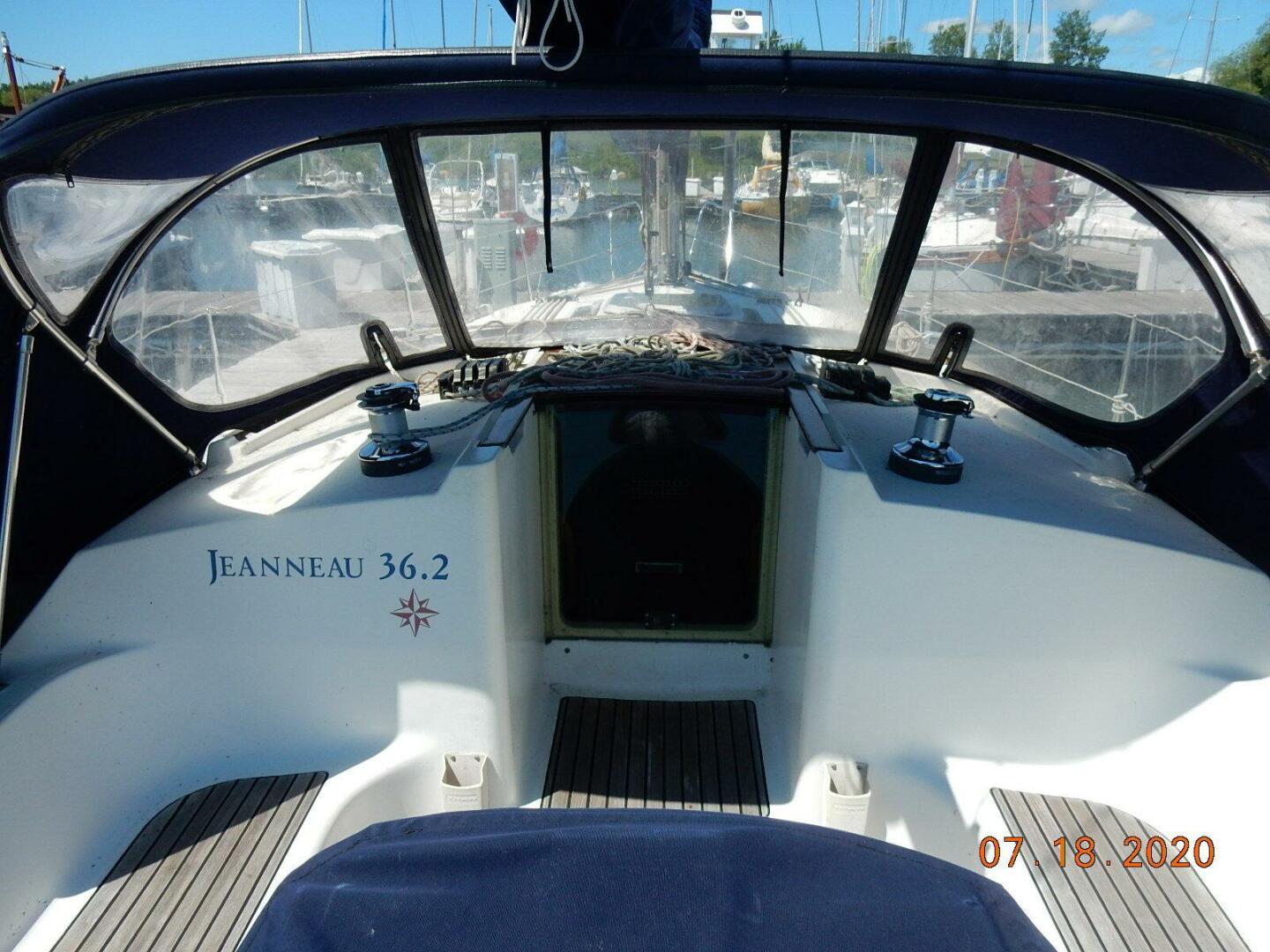 Slide: The Image of Jeanneau 36.2 1999 - 4400050