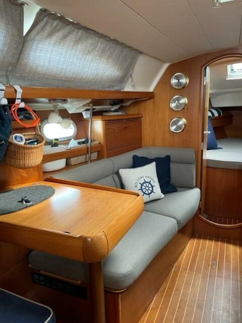 Slide: The Image of Jeanneau 37 Sun Odyssey 2004 - 5250435