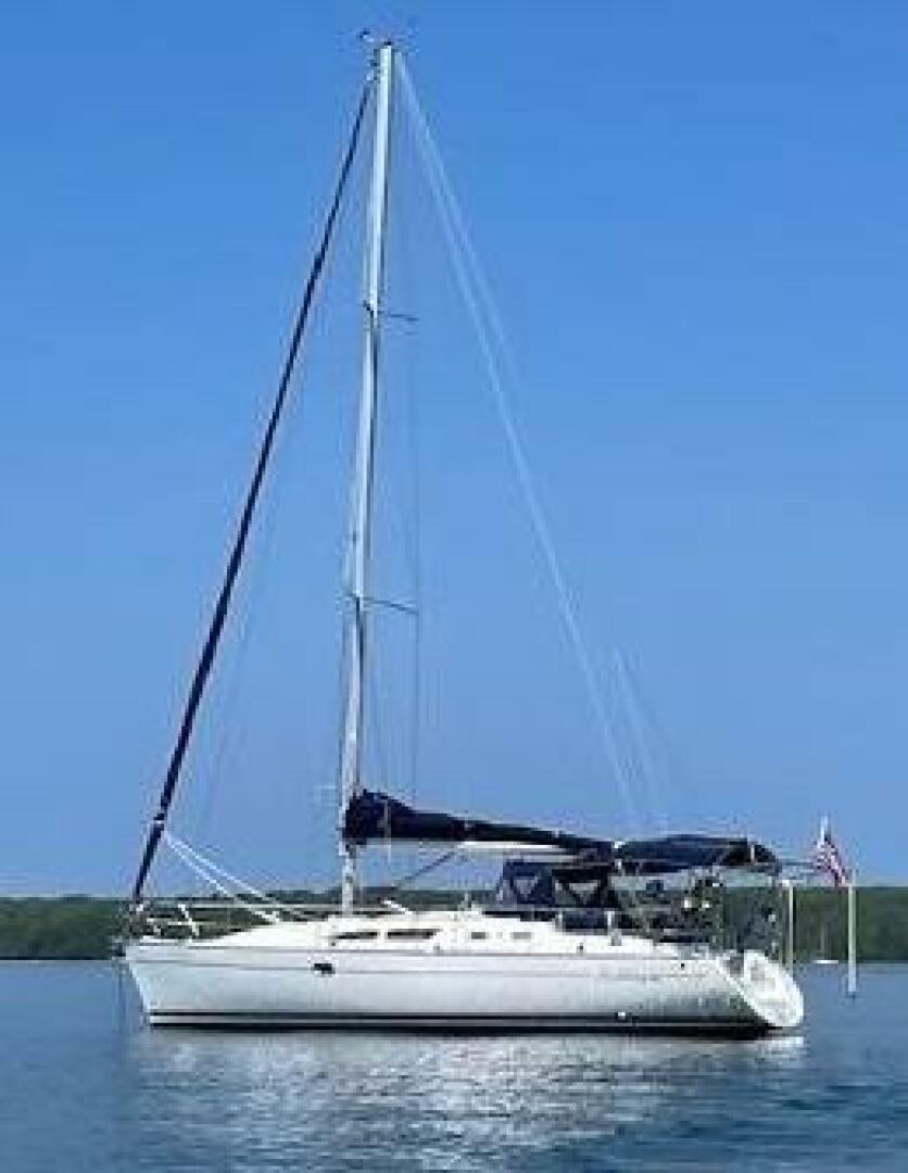 Slide: The Image of Jeanneau 37 Sun Odyssey 2004 - 5250440