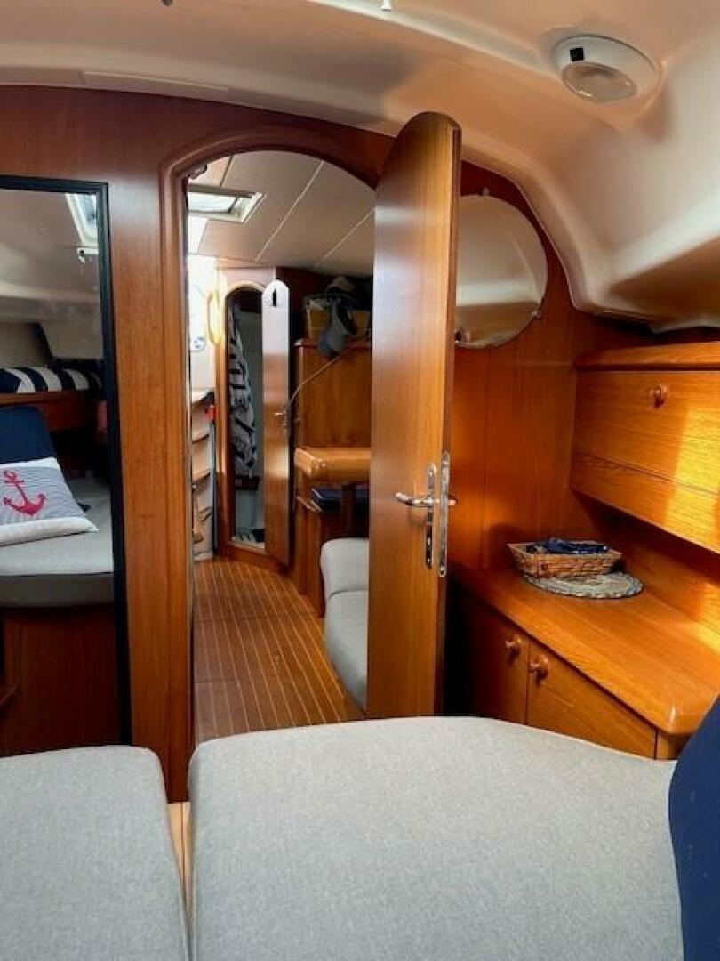 Slide: The Image of Jeanneau 37 Sun Odyssey 2004 - 5250441