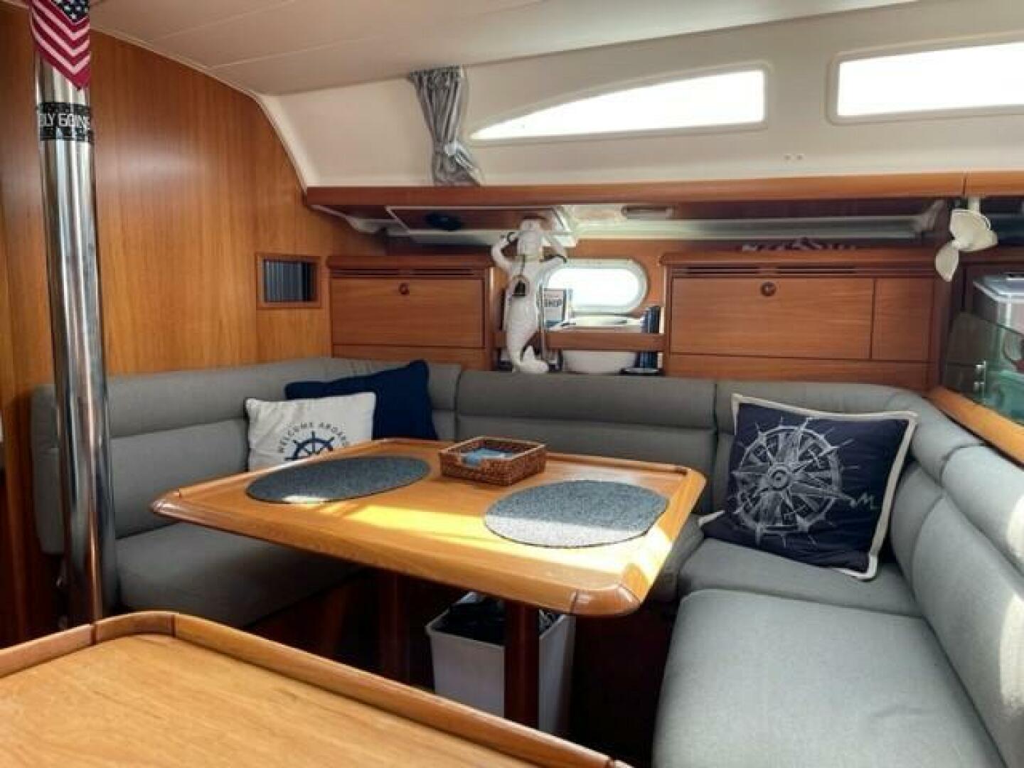 Slide: The Image of Jeanneau 37 Sun Odyssey 2004 - 5250443