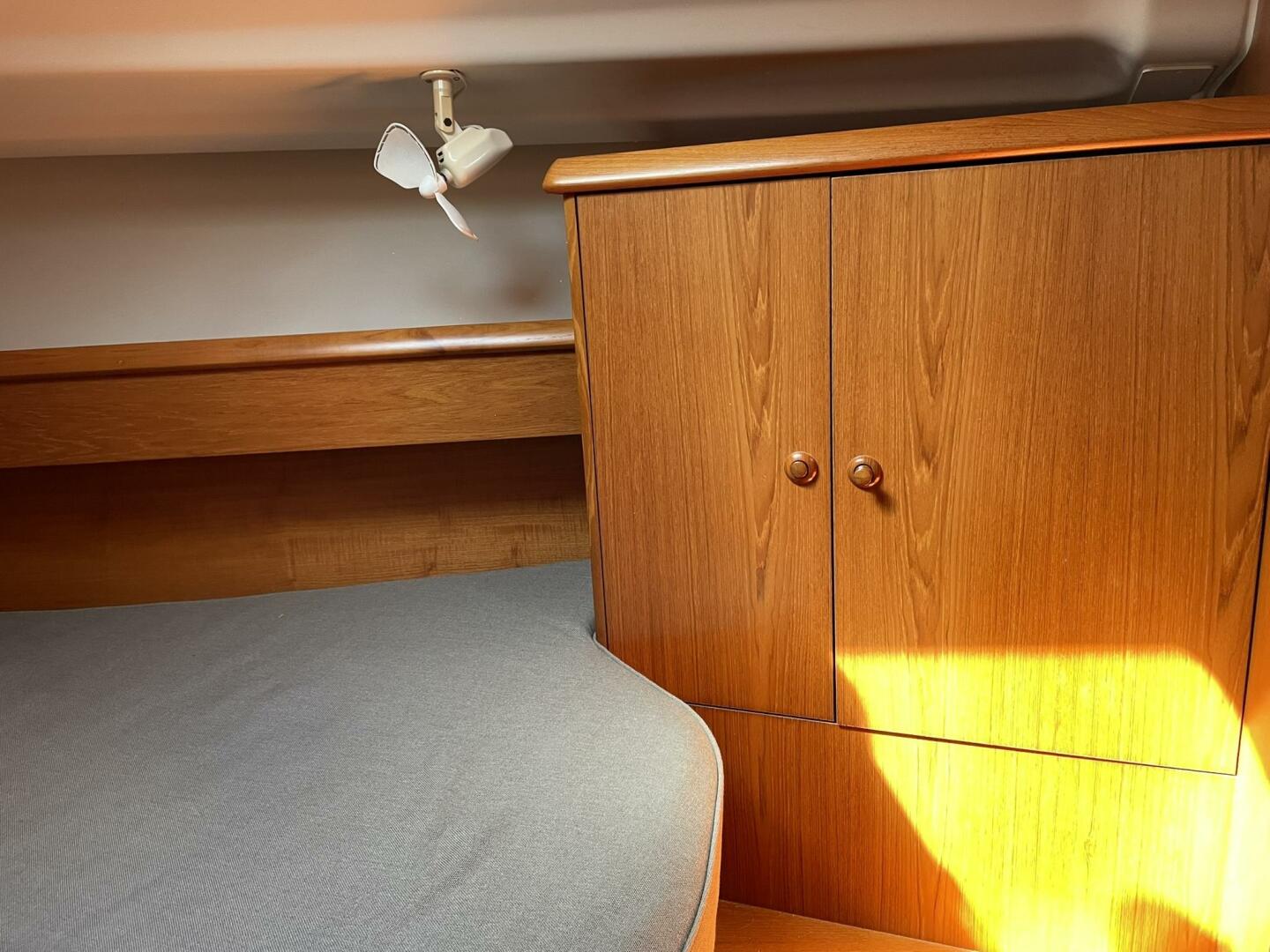 Slide: The Image of Jeanneau 37 Sun Odyssey 2004 - 5263693