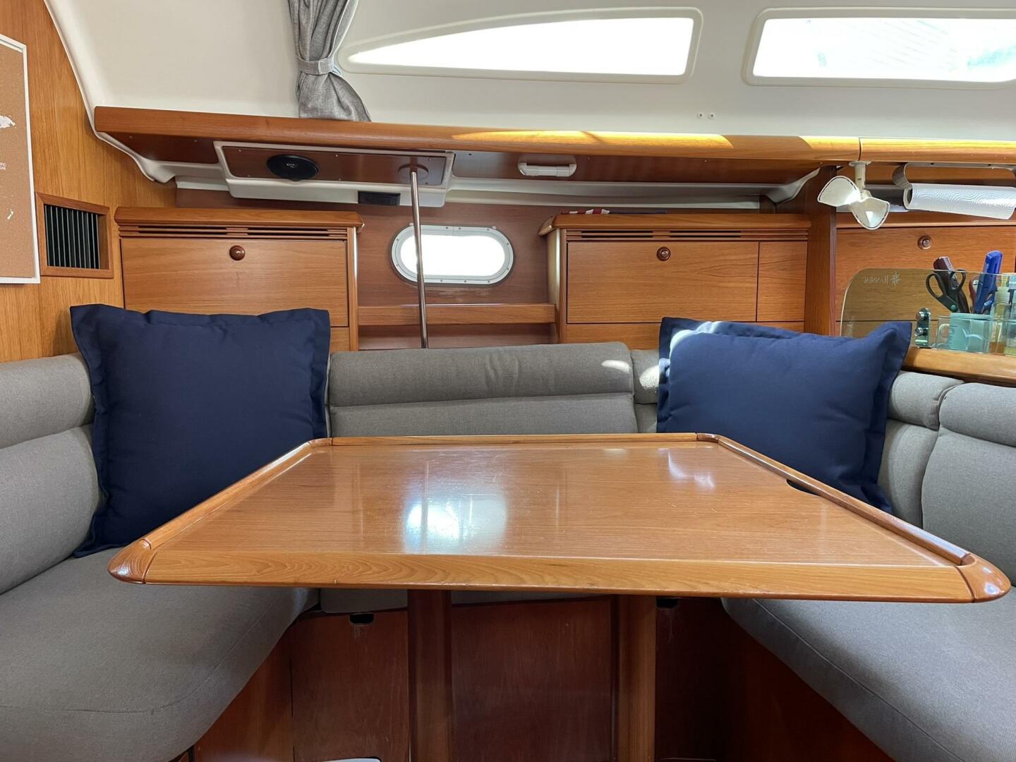 Slide: The Image of Jeanneau 37 Sun Odyssey 2004 - 5263716