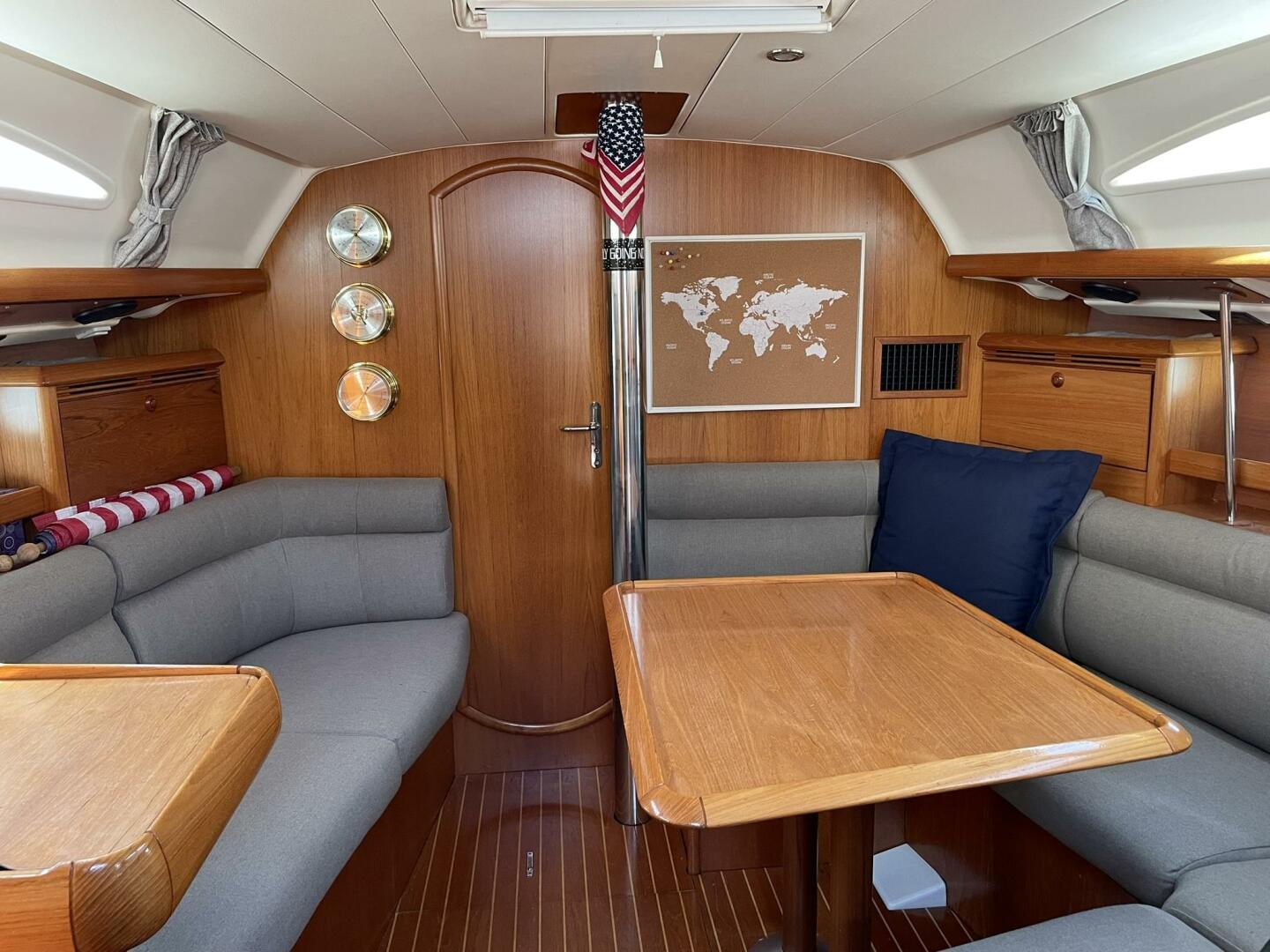 Slide: The Image of Jeanneau 37 Sun Odyssey 2004 - 5263720