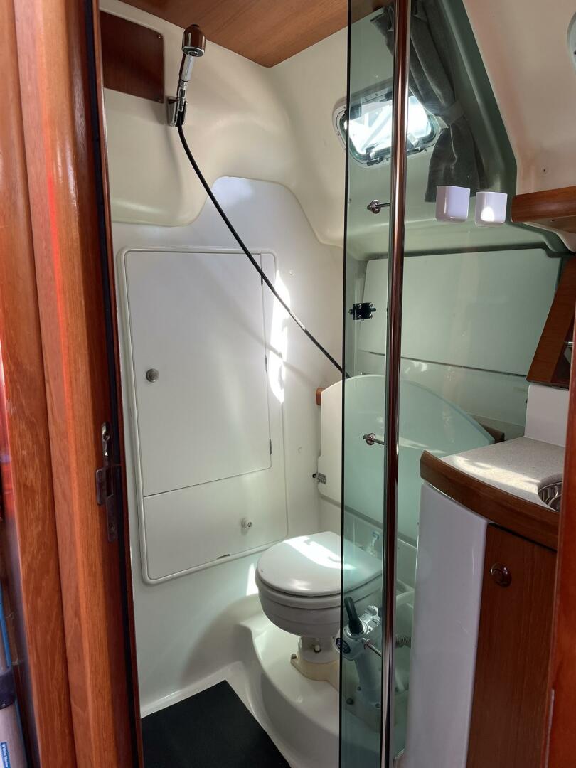 Slide: The Image of Jeanneau 37 Sun Odyssey 2004 - 5263721