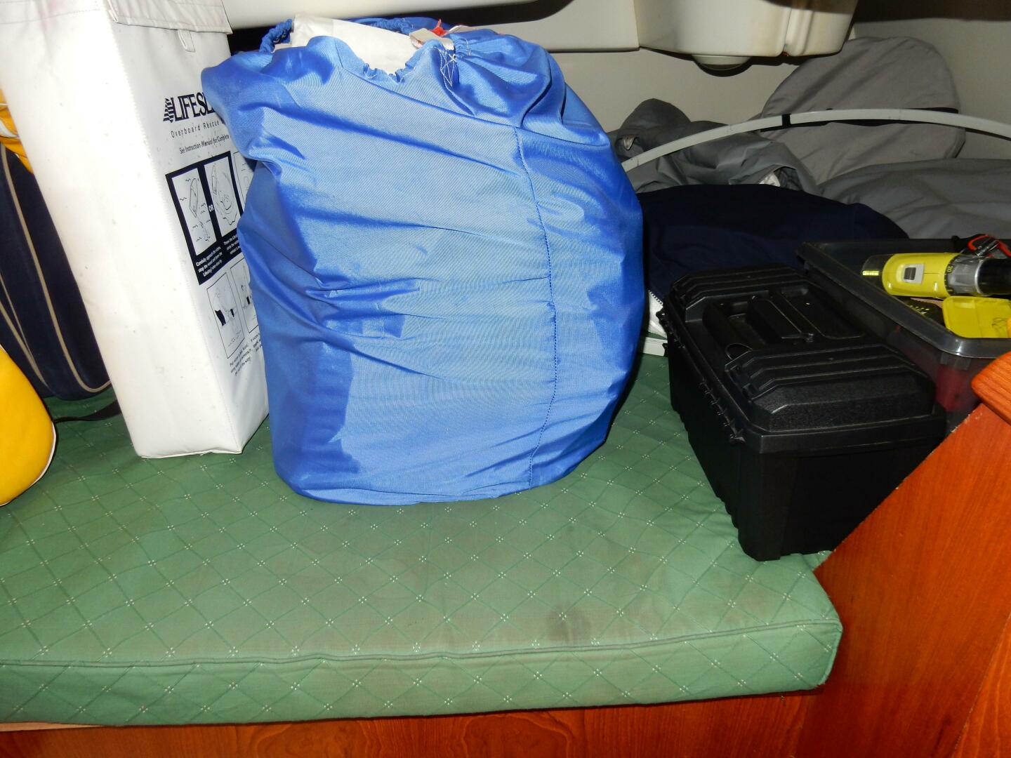 Slide: The Image of Jeanneau 37 Sun Odyssey 2004 - 5263769